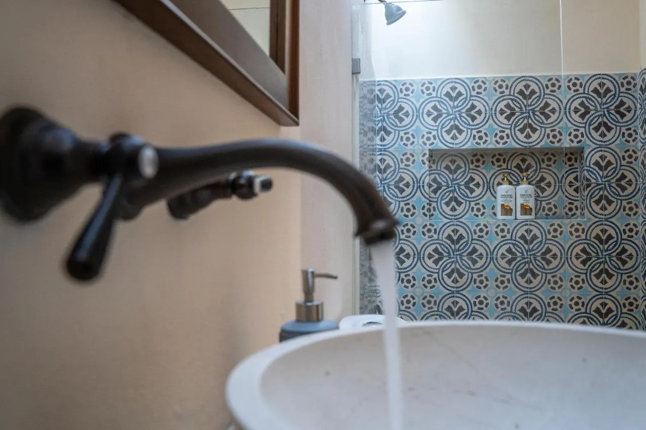 Hotel & Hostal Boutique Casa Garza Merida