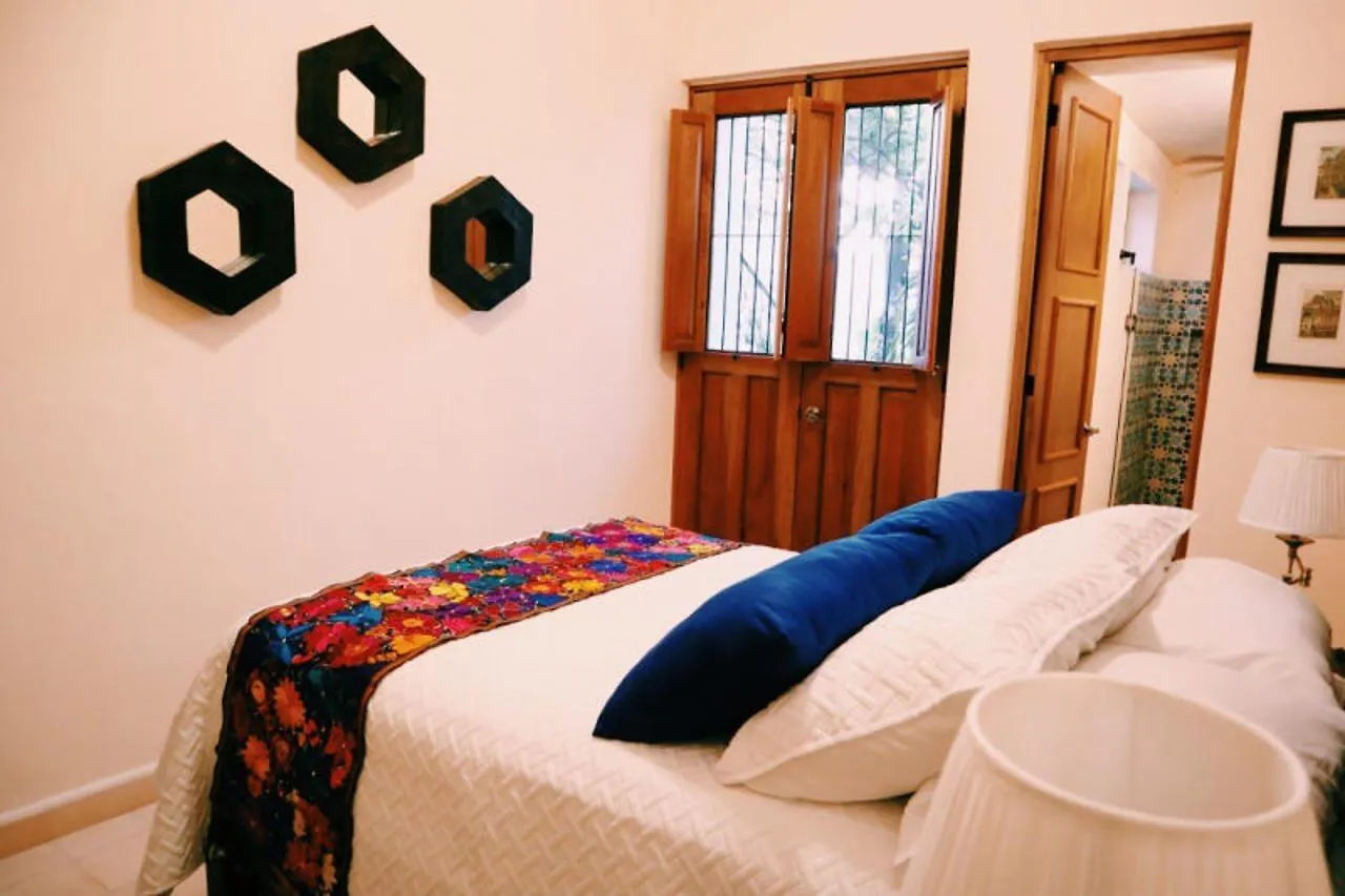 Hotel & Hostal Boutique Casa Garza Merida