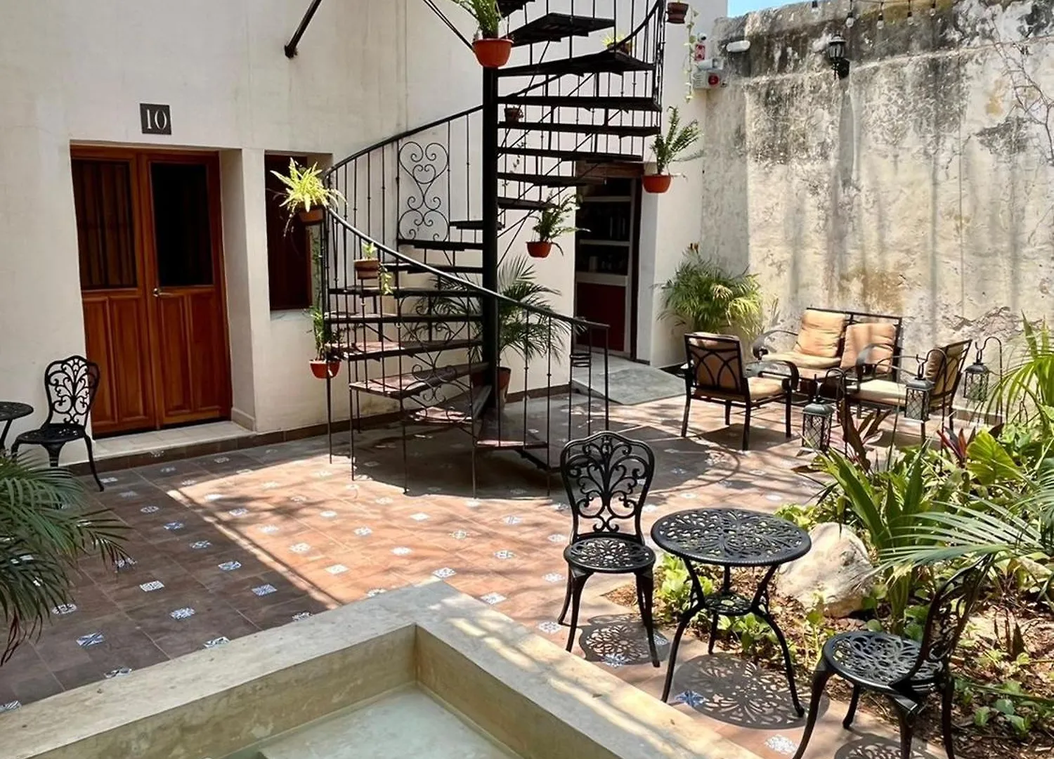 Hotel & Hostal Boutique Casa Garza Merida