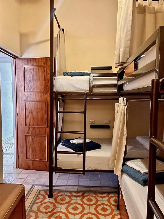 Hotel & Hostal Boutique Casa Garza Merida